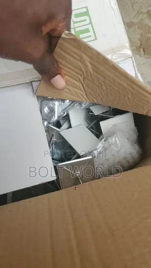 Base Nail/Self Adhesive Hangers
