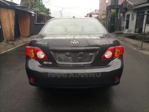 Toyota Corolla 2010 Gray