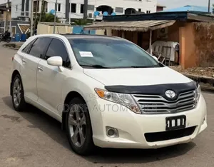 Toyota Venza V6 AWD 2010 White