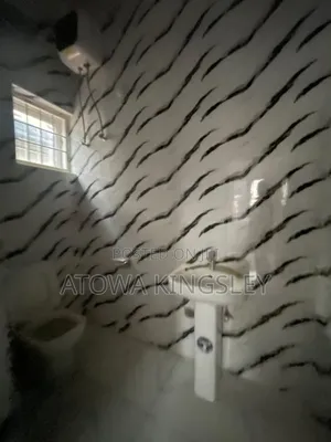 4bdrm Duplex in Check Estate, FHA for rent
