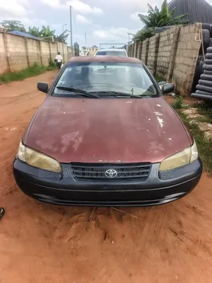 Toyota Camry Automatic 1999 Red