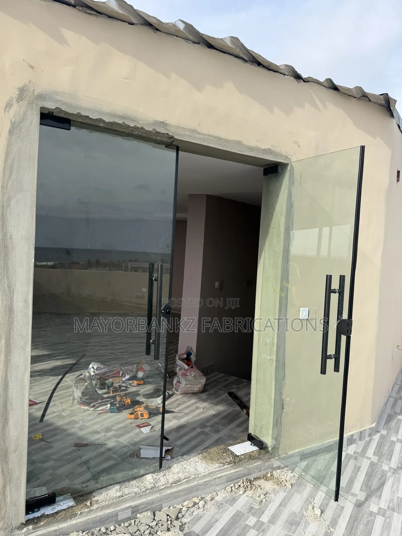 Frameless Swing Door