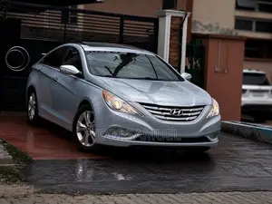 Hyundai Sonata Limited Sedan FWD (2.4L 4cyl 6A) 2012 Blue