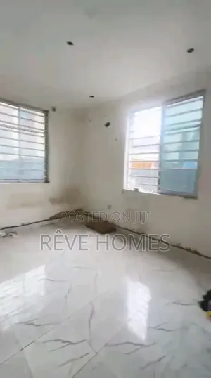 Mini Flat in Akoka for rent
