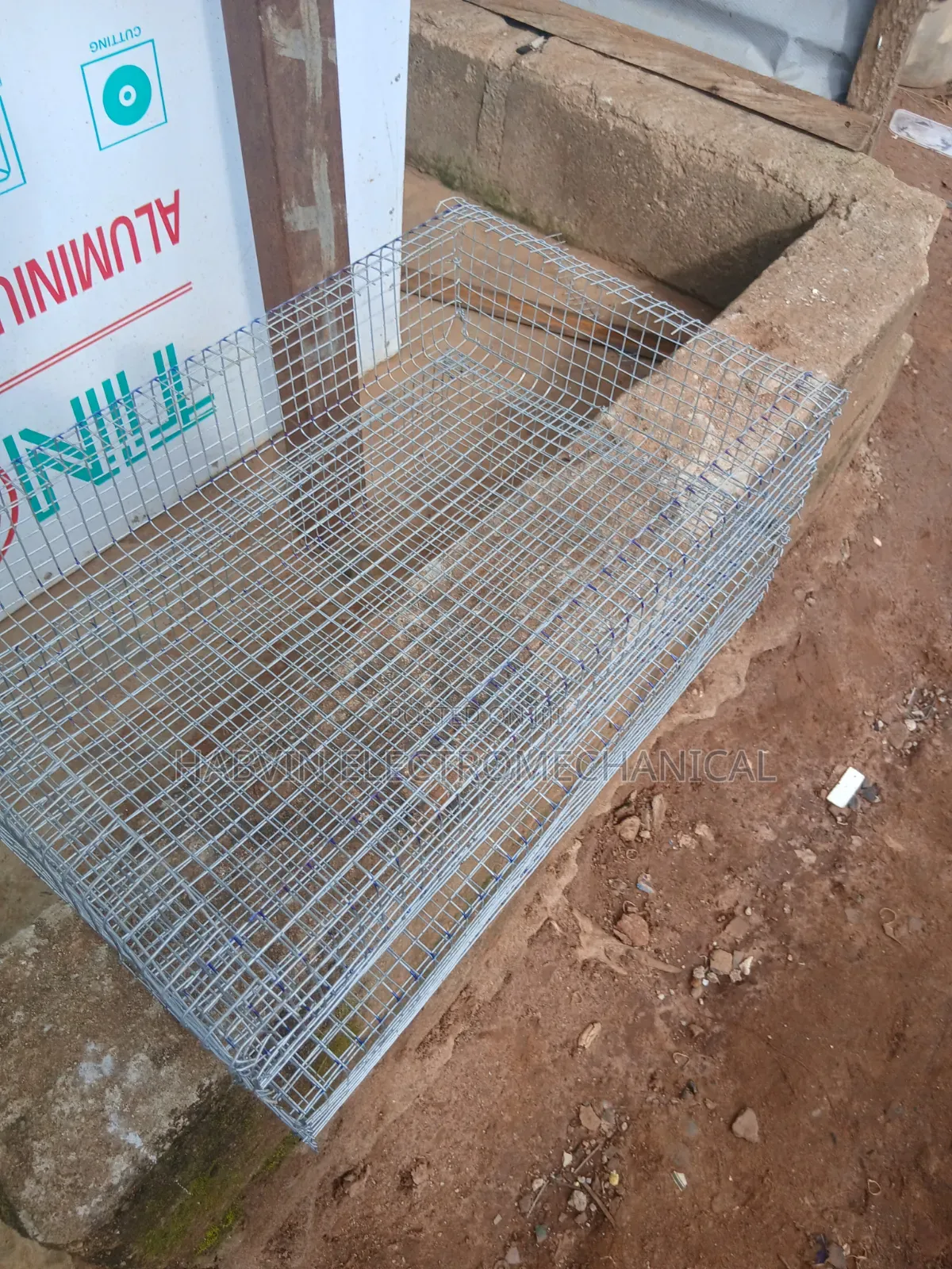 Metal Hatching Basket