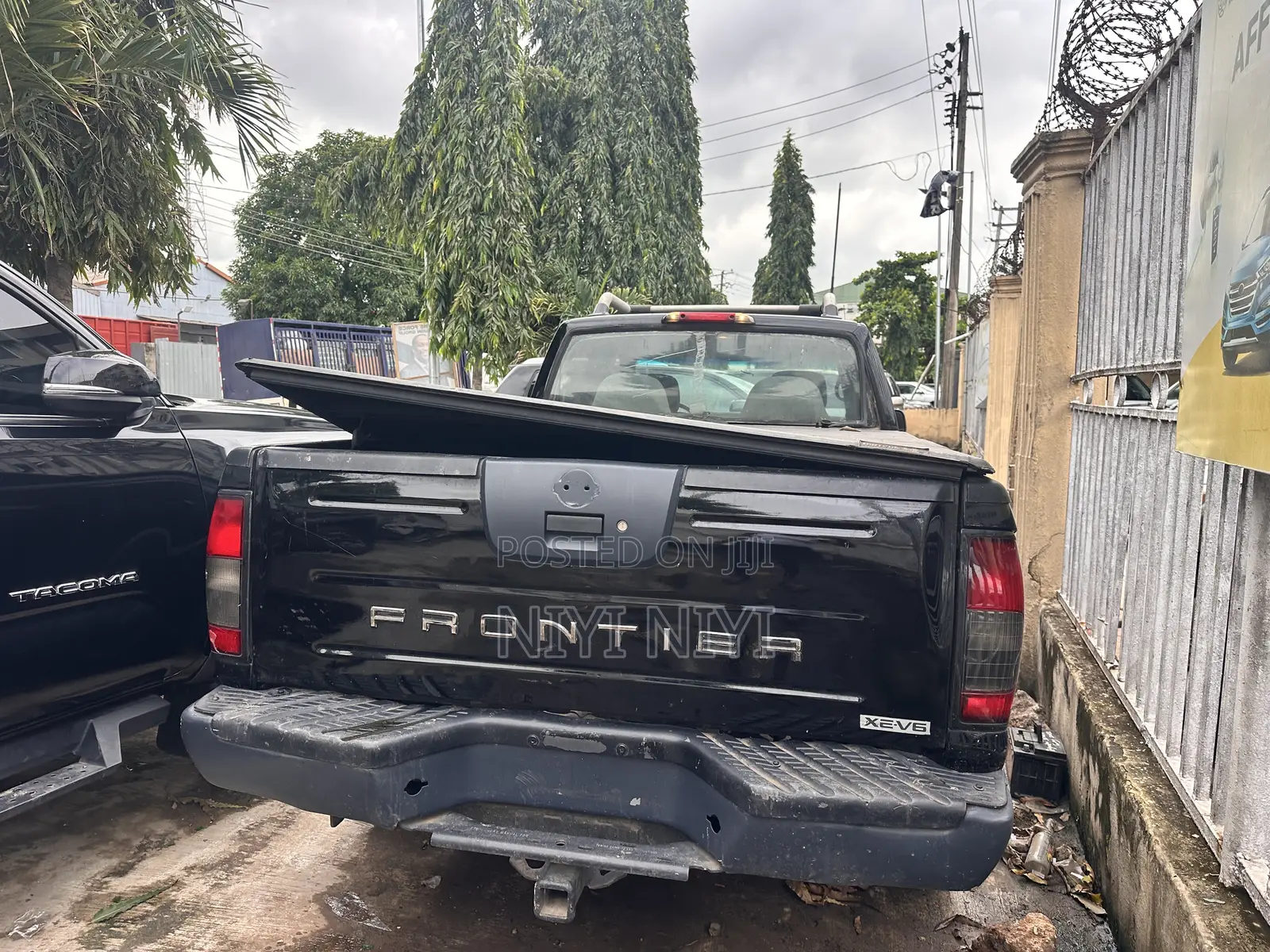 Nissan Frontier 2006 Black