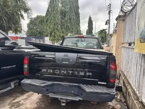Nissan Frontier 2006 Black