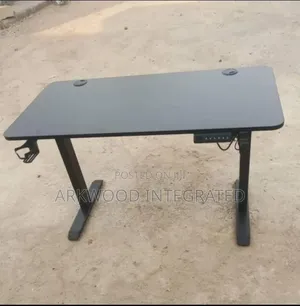 Height Adjustable Work Table 1.2mitre Length.