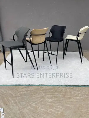 Modern Bar Stool / High Chair