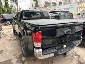 Toyota Tacoma TRD Off Road 2018 Black