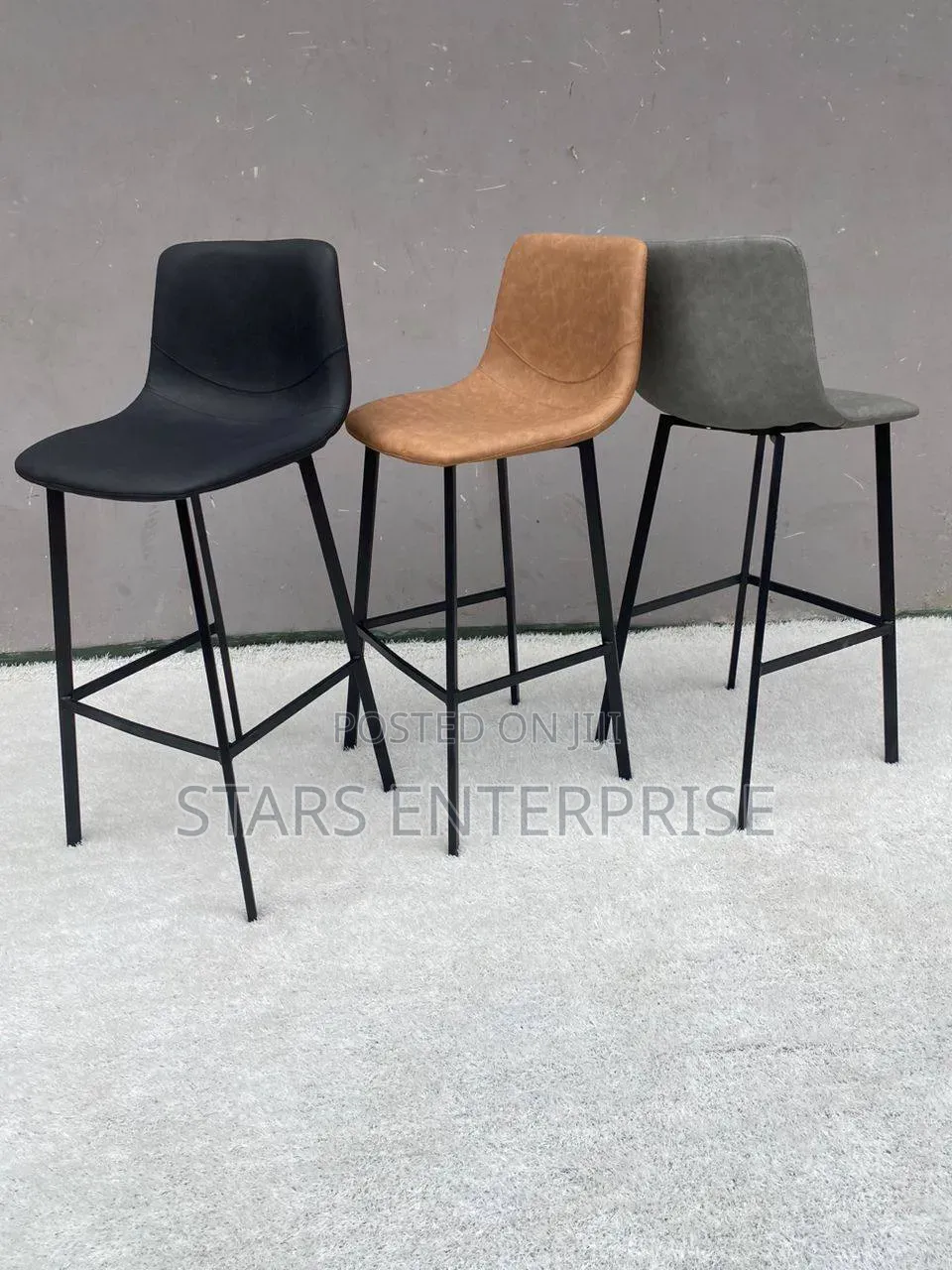 Bar Stool / Modern Bar Stool