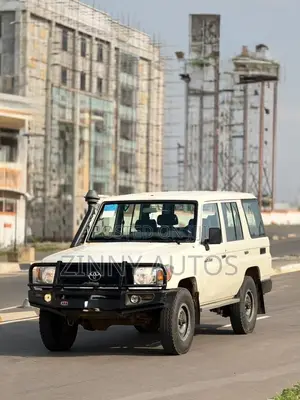Toyota Land Cruiser 2023 White