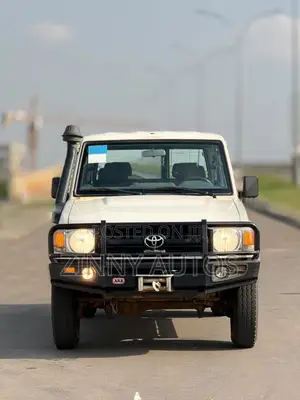 Toyota Land Cruiser 2023 White