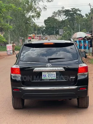 Toyota Highlander Limited 3.5l 4WD 2013 Black