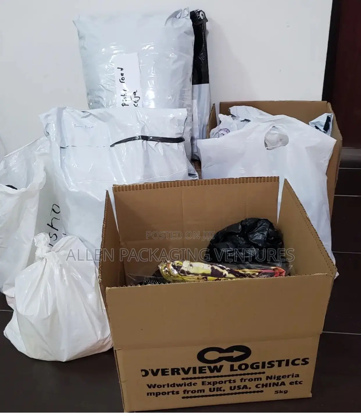 Moving Boxes for Logistics and Cargo Companies