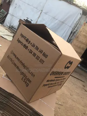 Moving Boxes for Logistics and Cargo Companies