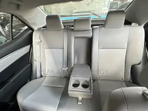 Toyota Corolla LE Premium 4dr Sedan (1.8L 4cyl CVT) 2015 Gray