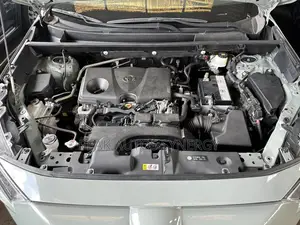 Toyota RAV4 XLE Premium FWD 2020 Green