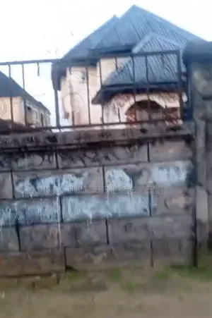5bdrm Duplex in Otokutu, Warri for sale