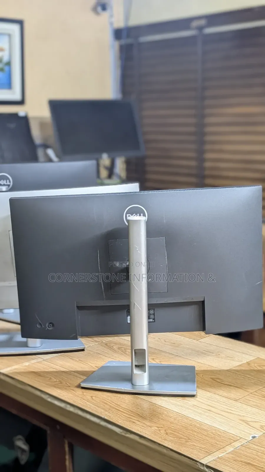 Dell P2422he Hub Monitor 2020