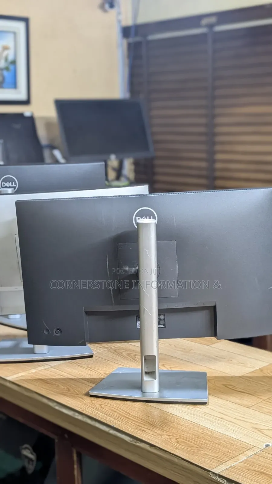Dell P2422he Hub Monitor 2020