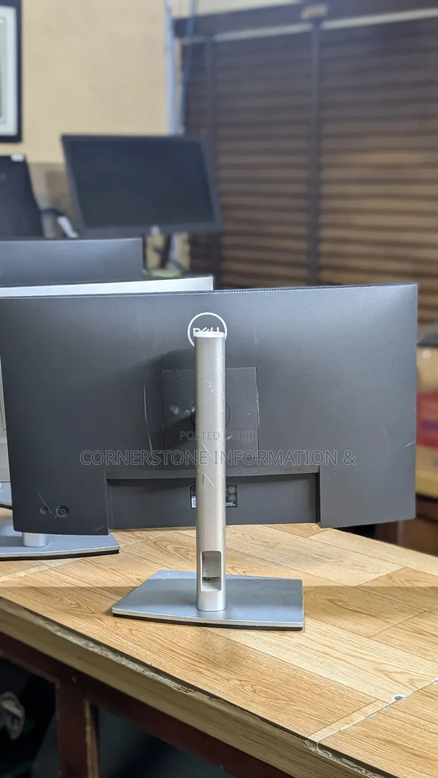 Dell P2422he Hub Monitor 2020