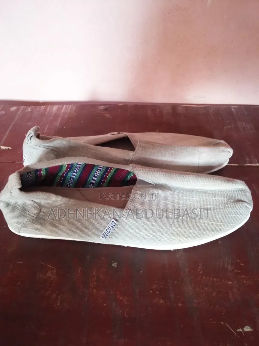 Size 45 Toms Shoe