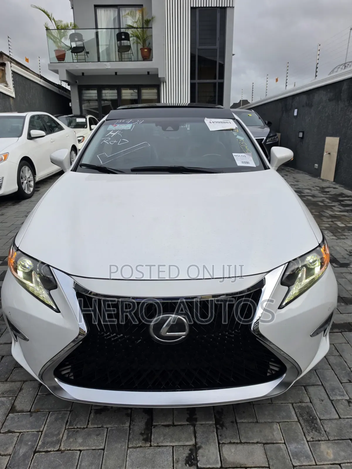Lexus ES 2016 White