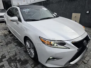 Lexus ES 2016 White