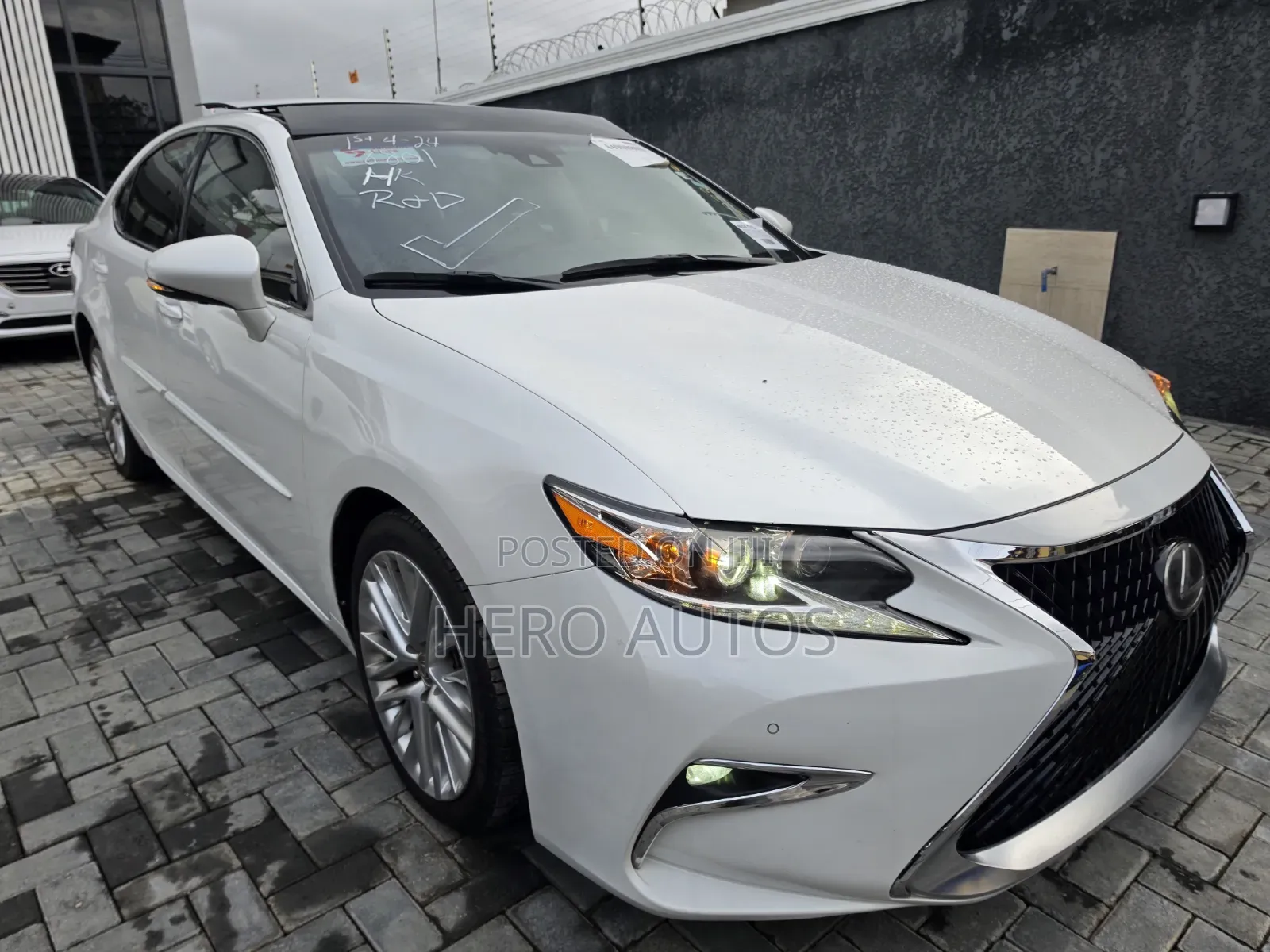 Lexus ES 2016 White
