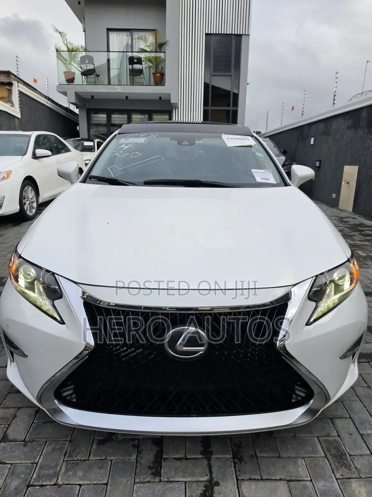 Lexus ES 2016 White