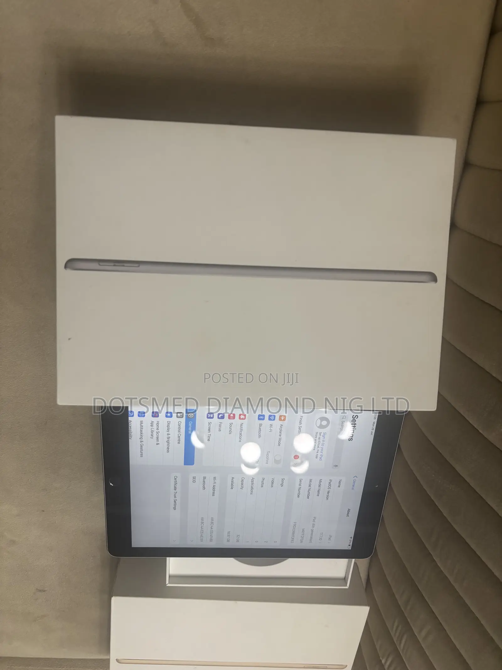 Apple iPad 9.7 32 GB Gray