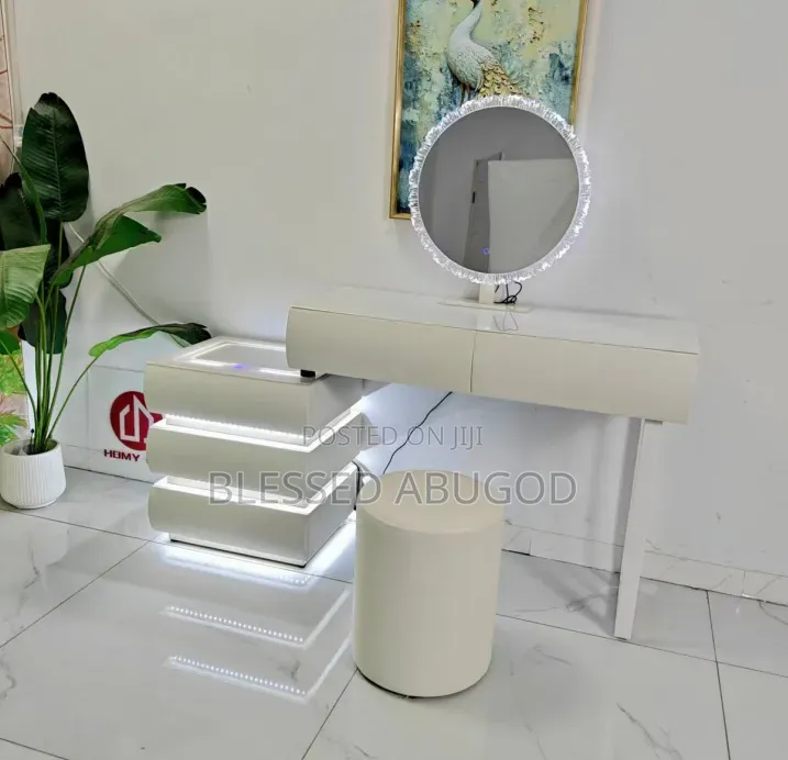 Executive Dressing Table With Mirror