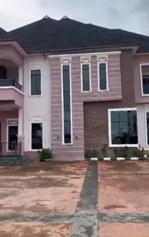 5bdrm Duplex in Army Estate, Warri for sale