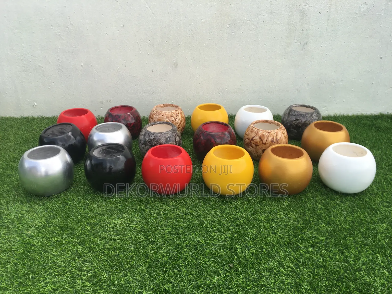 Small Sphere Table Vase