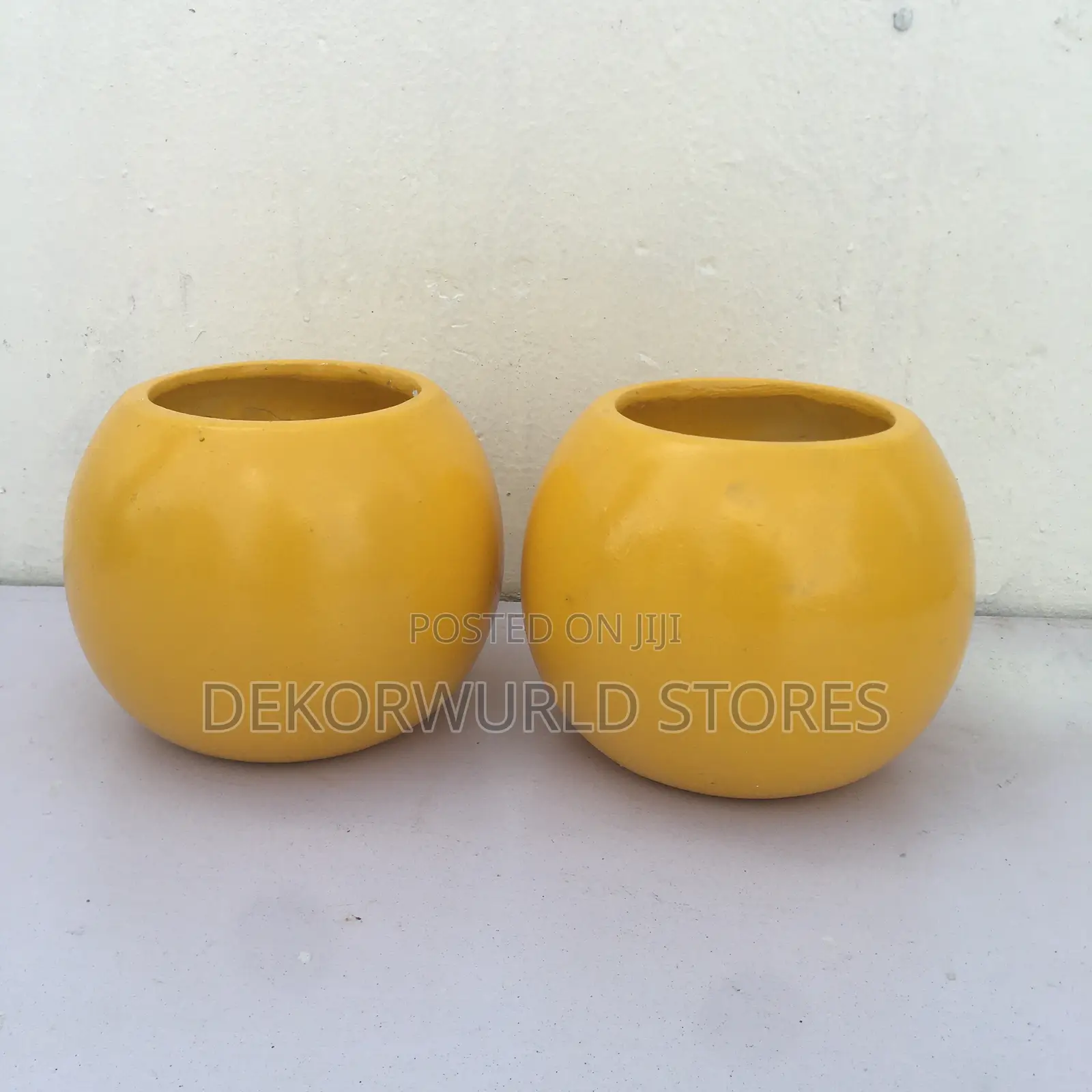 Small Sphere Table Vase