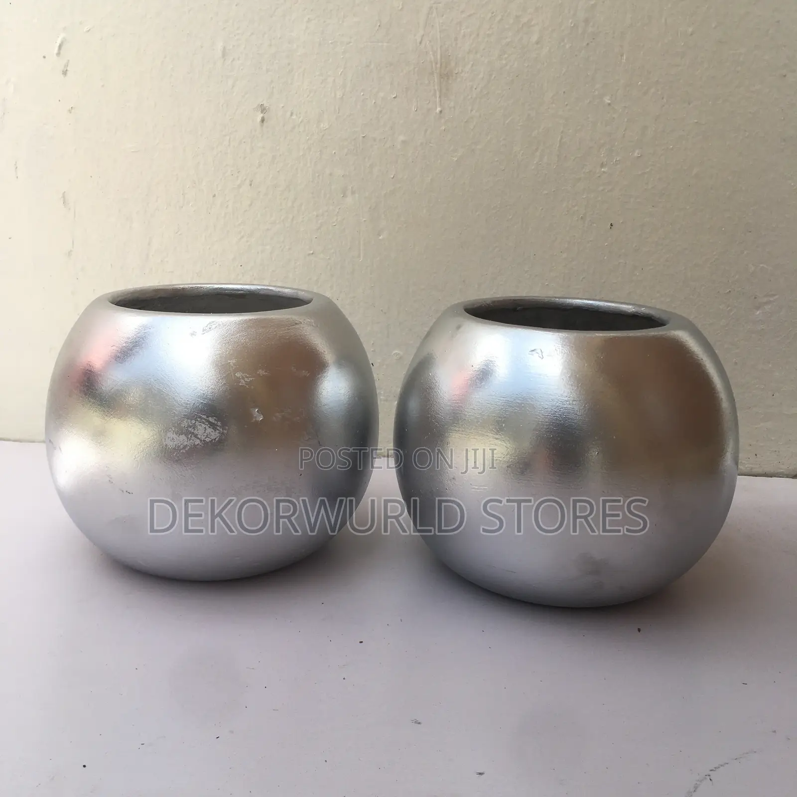 Small Sphere Table Vase