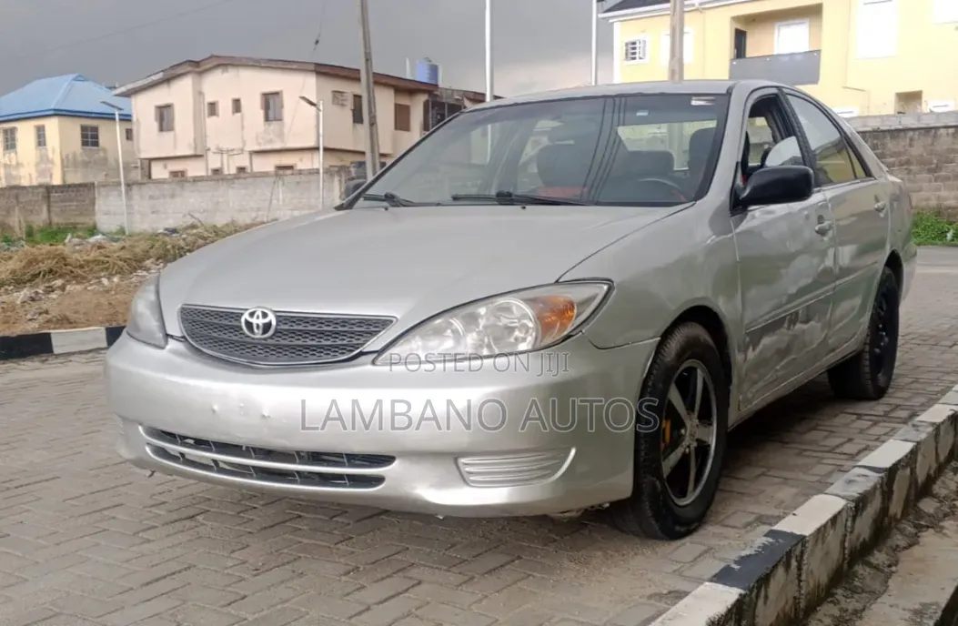 Toyota Camry 2004 Silver