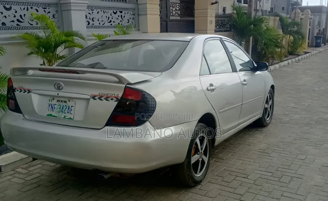 Toyota Camry 2004 Silver
