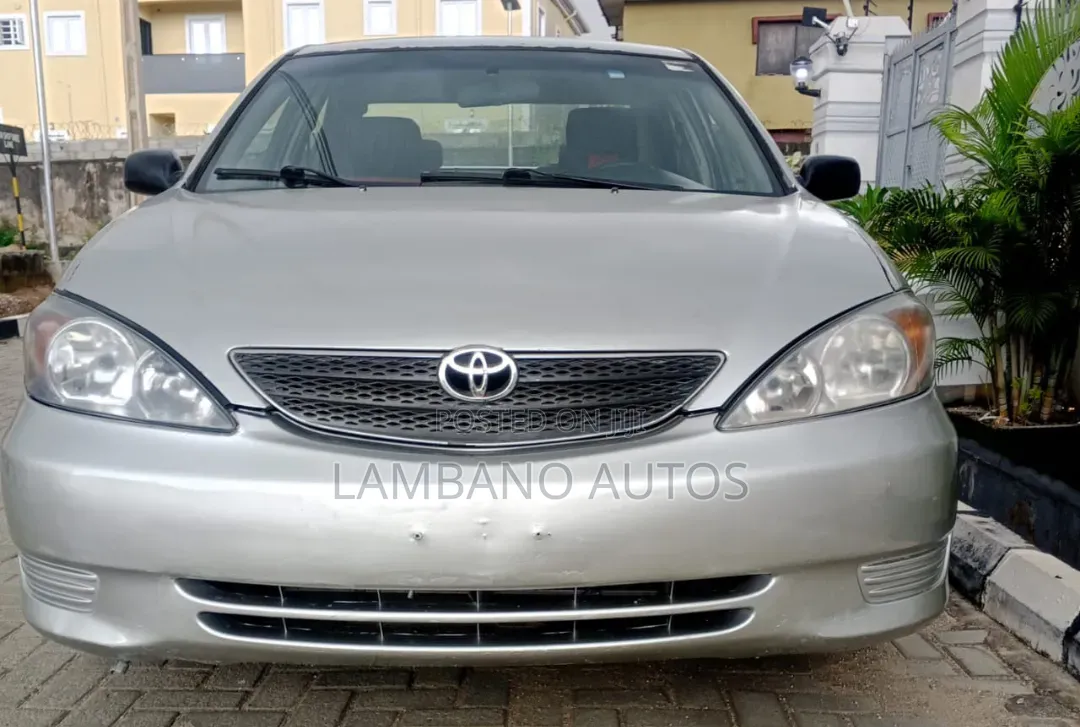 Toyota Camry 2004 Silver