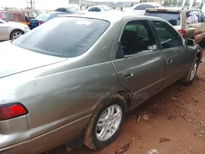 Toyota Camry 2000 Beige