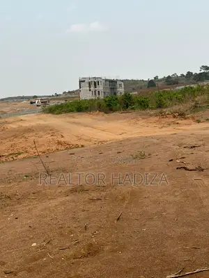 Estate Land In Kurudu