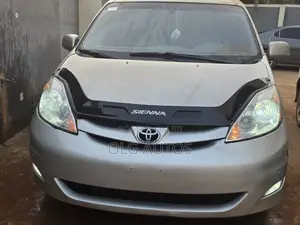 Toyota Sienna LE AWD 2005 Silver