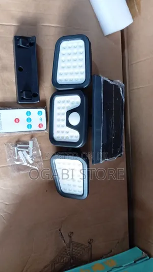Solar Motion Sensor Wall Light (3 Heads)