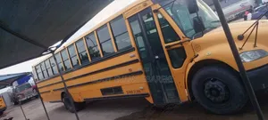 Freightliner C2 2010 Yellow