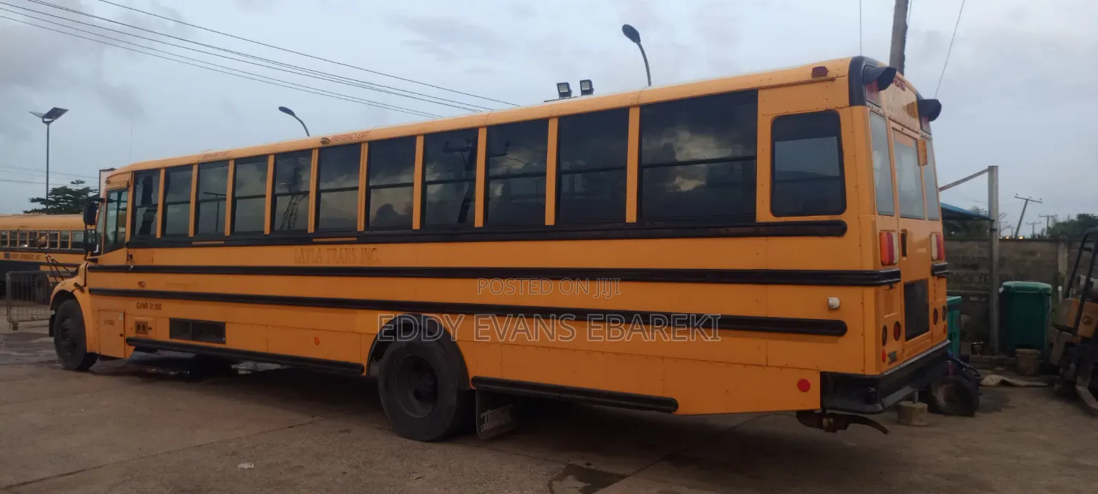 Freightliner C2 2010 Yellow