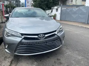 Toyota Camry LE 4dr Sedan (2.5L 4cyl 6A) 2015 Silver