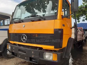 Mercedes Benz 814 2000
