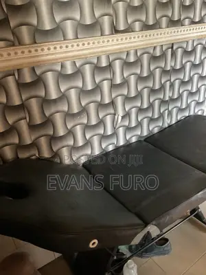 Tattoo/Lash Bed