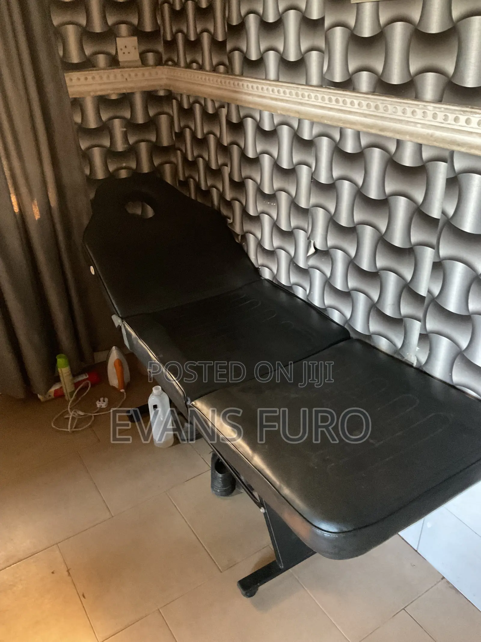 Tattoo/Lash Bed